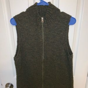 J.Jill sweatervest olive green